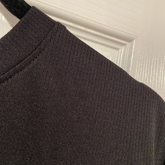 Puma Men’s Size M Black White Cat Logo Performance Short Sleeve Tee Shirt - Picture 3 of 10